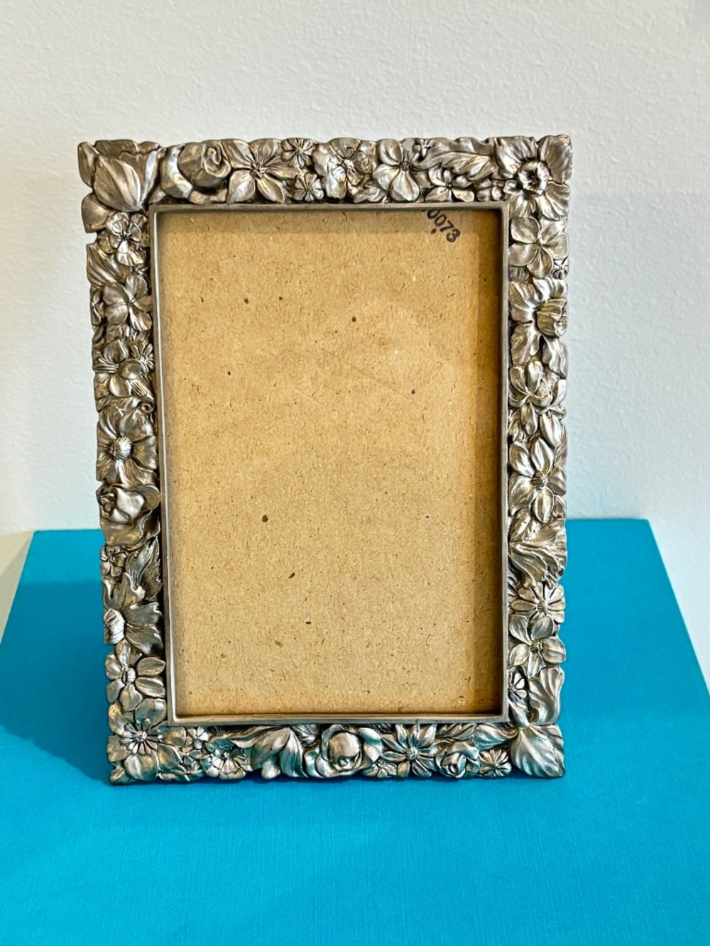 Seagull Canada Pewter ornate floral photo frame botanical design picture frame